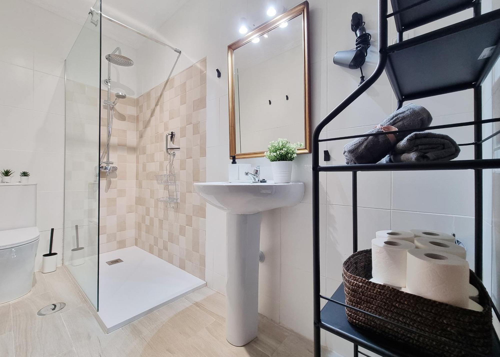 Tinoko Apartament In La Carihuela Beach Torremolinos Dış mekan fotoğraf