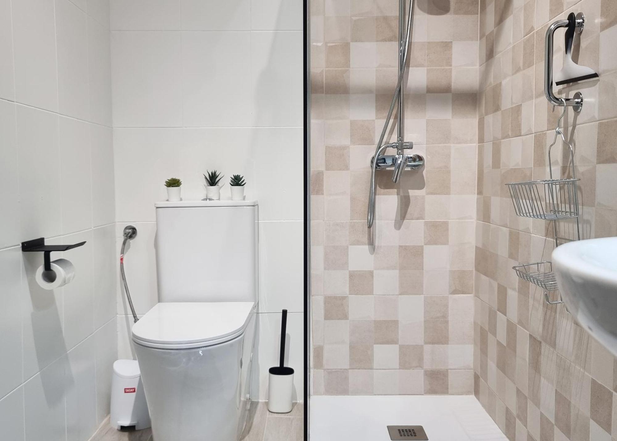 Tinoko Apartament In La Carihuela Beach Torremolinos Dış mekan fotoğraf