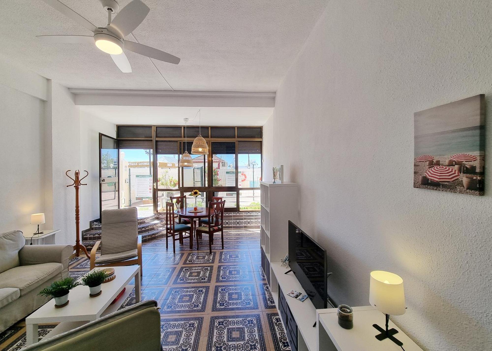 Tinoko Apartament In La Carihuela Beach Torremolinos Dış mekan fotoğraf