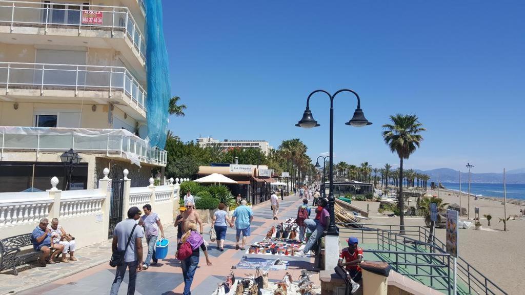 Tinoko Apartament In La Carihuela Beach Torremolinos Dış mekan fotoğraf